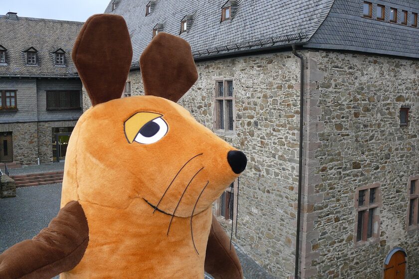 Die "Maus" vor dem Schloss Biedenkopf